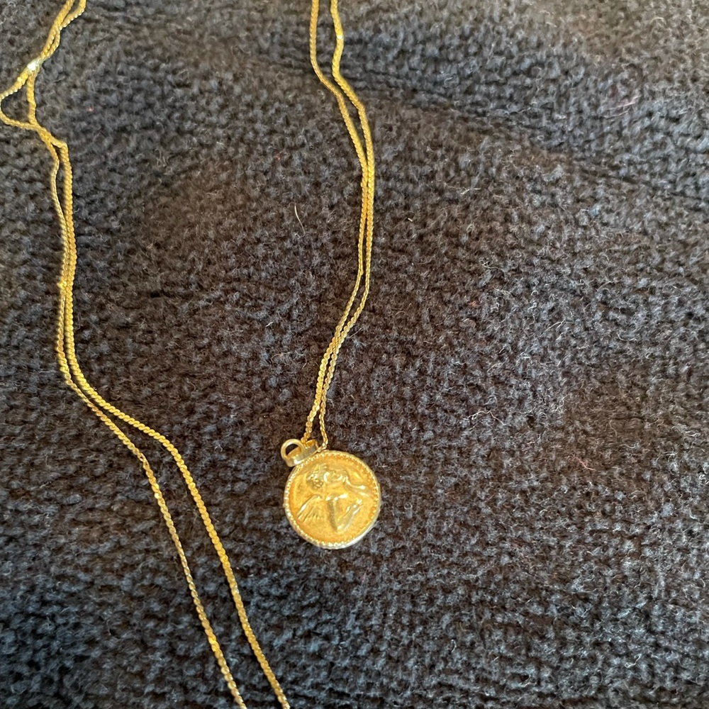 10 KT Gold Cherub Necklace